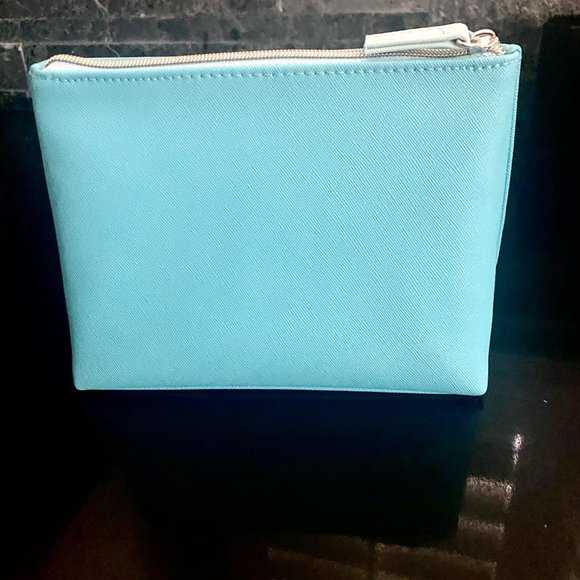 La Mer | NEW Cosmetic Toiletry Makeup Travel Bag in Light Blue/Teal - Picture 3 of 4